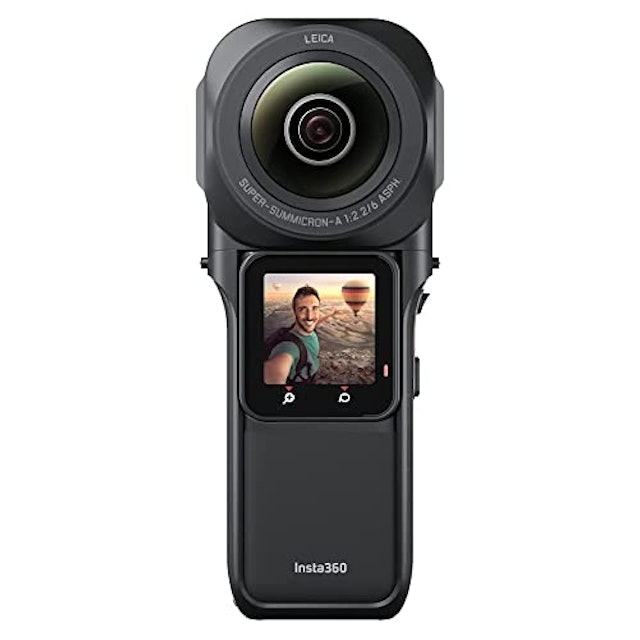 2. Câmera 360 Graus Insta360 One RS - INSTA360